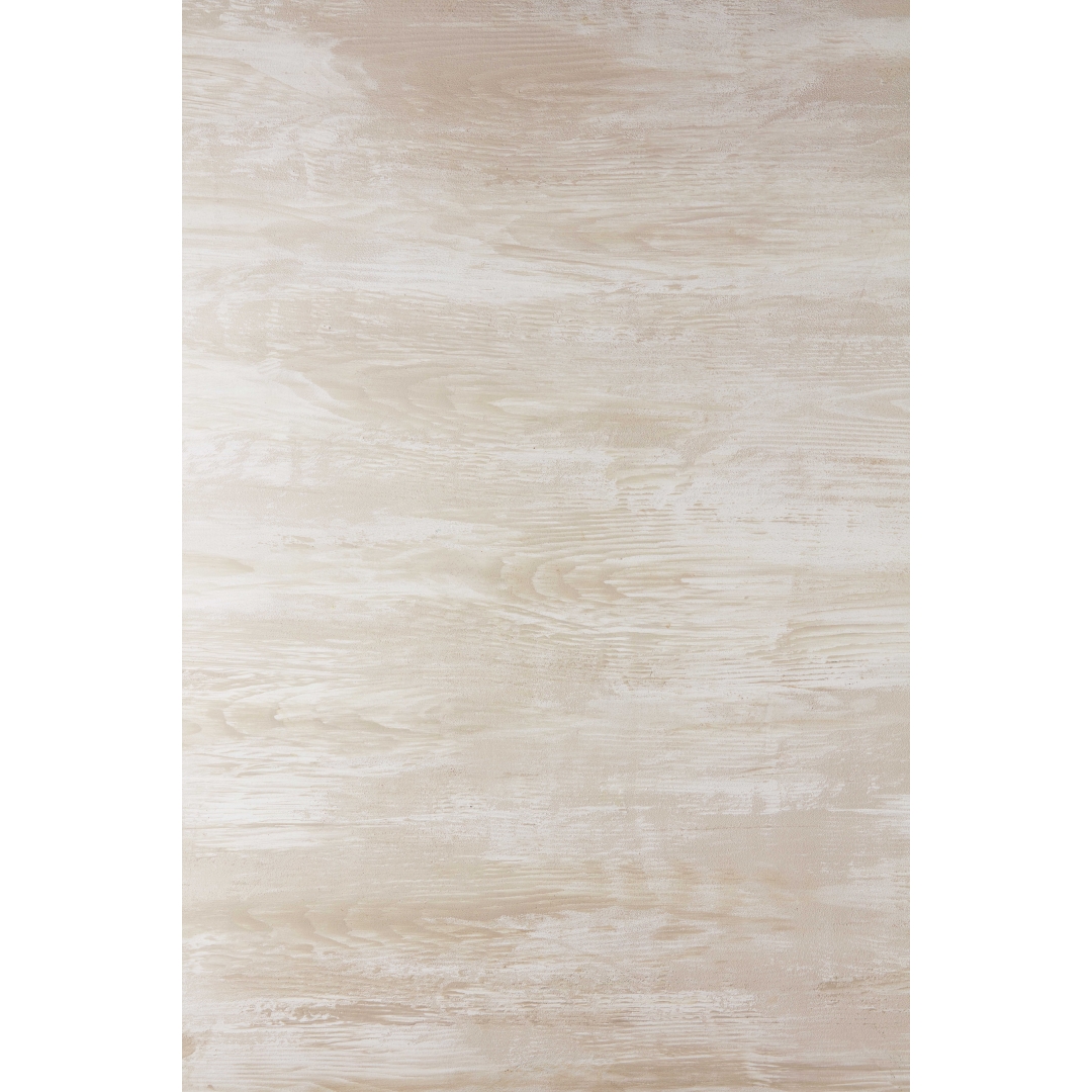 Fondo de madera clara con vetas suaves y acabado mate en tonos beige y blanco roto