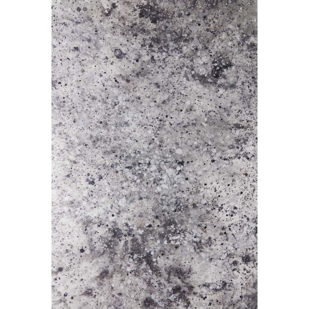 Fondo gris oscuro texturizado con marcas y relieve suave en acabado mate tipo grafito