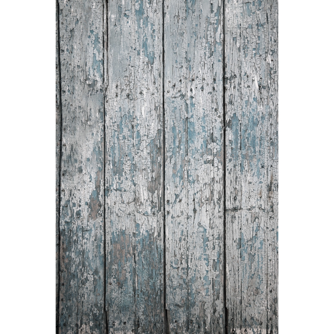 Fondo de madera envejecida clara con pintura descascarillada en blanco y azul claro